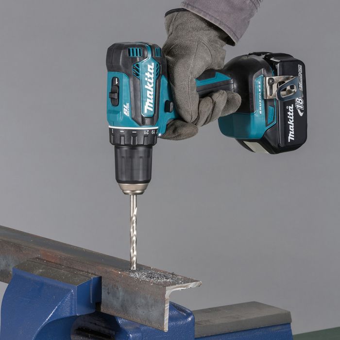 Аккумуляторная дрель-шуруповерт Makita DDF485RFJ