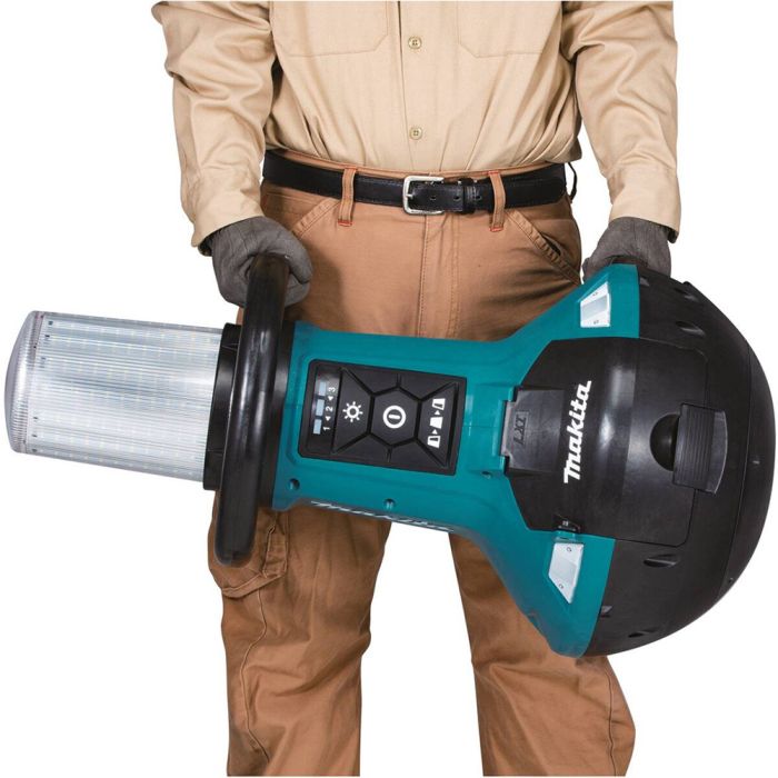 Аккумуляторный фонарь Makita DML810