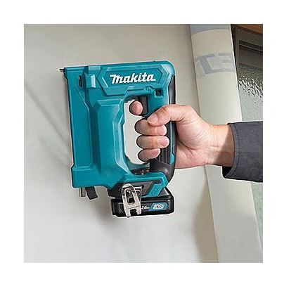 Аккумуляторный степлер Makita ST 113 DZ