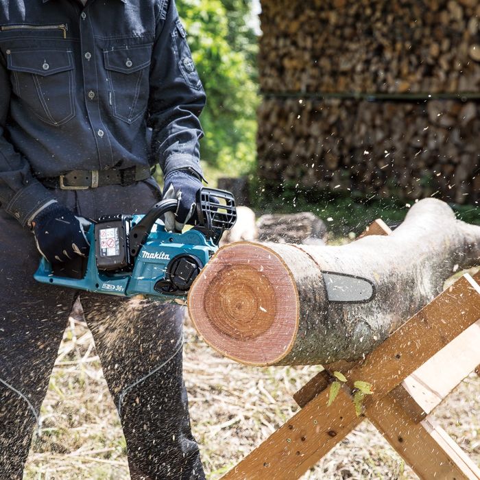 Аккумуляторная цепная пила MAKITA DUC353Z