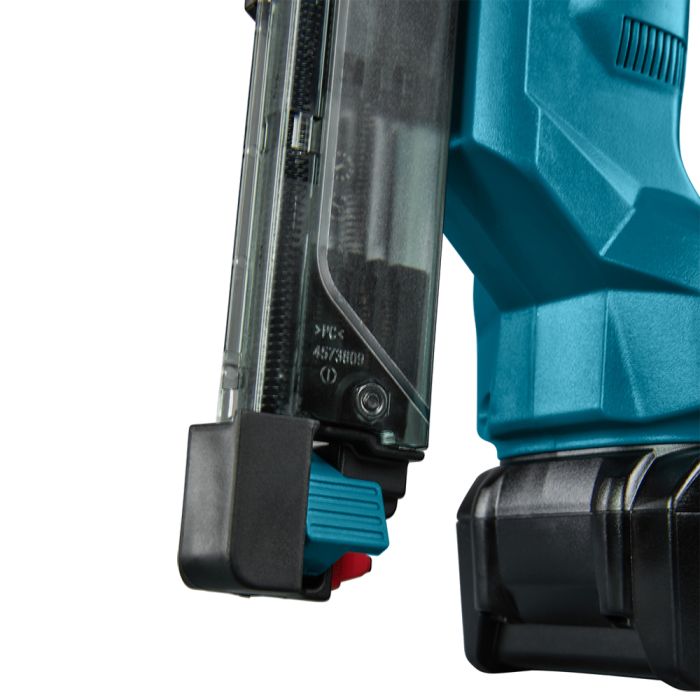 Акумуляторний штифтозабивний пістолет Makita XGT 40 V MAX PT001GD101